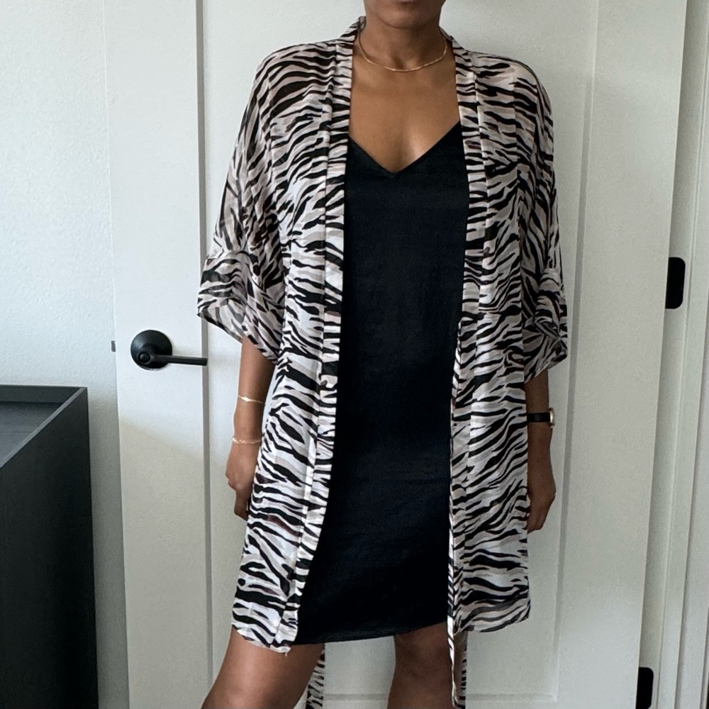 Flora Nikrooz Zebra Print Kimono Robe